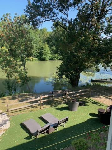 Logis Auberge De La Riviere Les Velluire-sur-Vendee Екстериор снимка