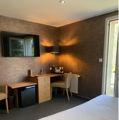 Logis Auberge De La Riviere Les Velluire-sur-Vendee Екстериор снимка