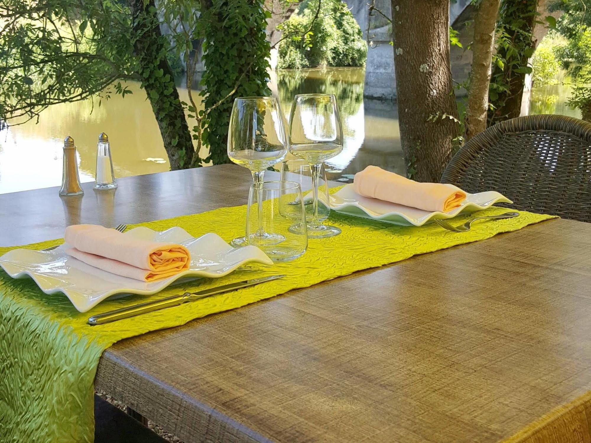 Logis Auberge De La Riviere Les Velluire-sur-Vendee Екстериор снимка