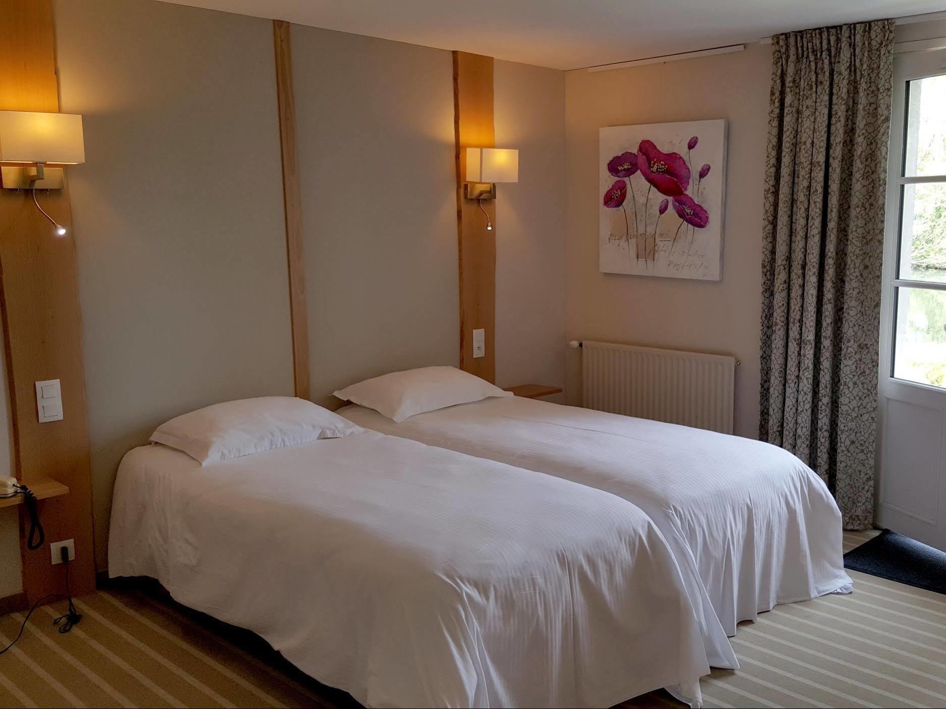 Logis Auberge De La Riviere Les Velluire-sur-Vendee Екстериор снимка