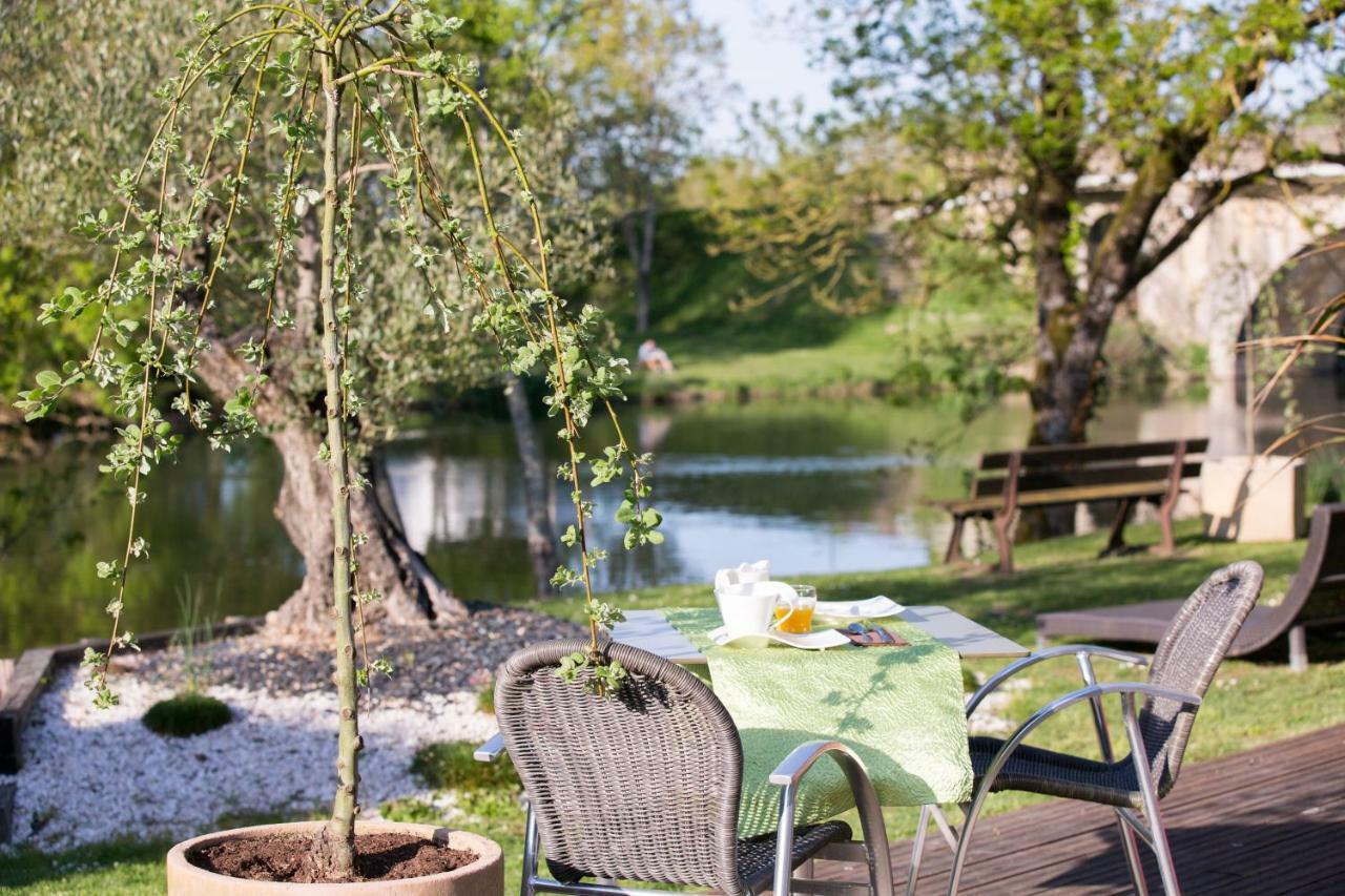 Logis Auberge De La Riviere Les Velluire-sur-Vendee Екстериор снимка